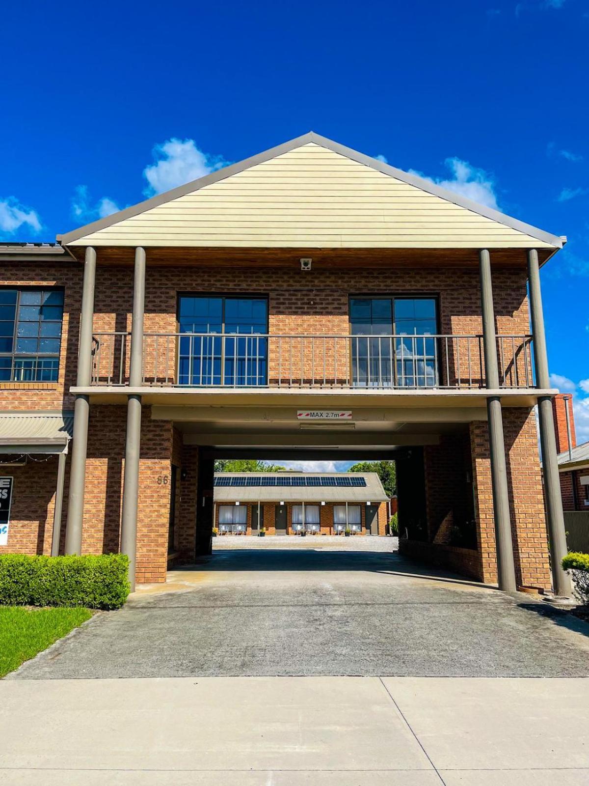 Holbrook Town Centre Motor Inn Dış mekan fotoğraf
