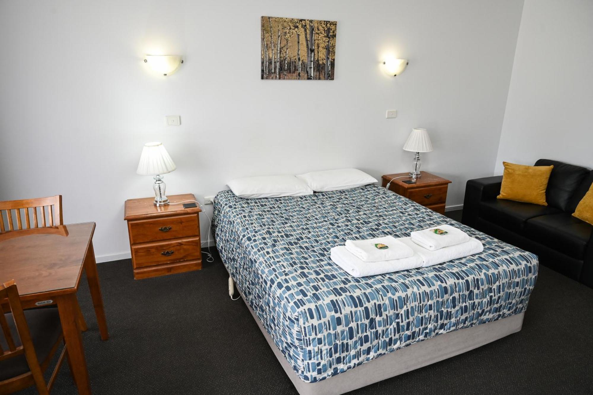 Holbrook Town Centre Motor Inn Dış mekan fotoğraf