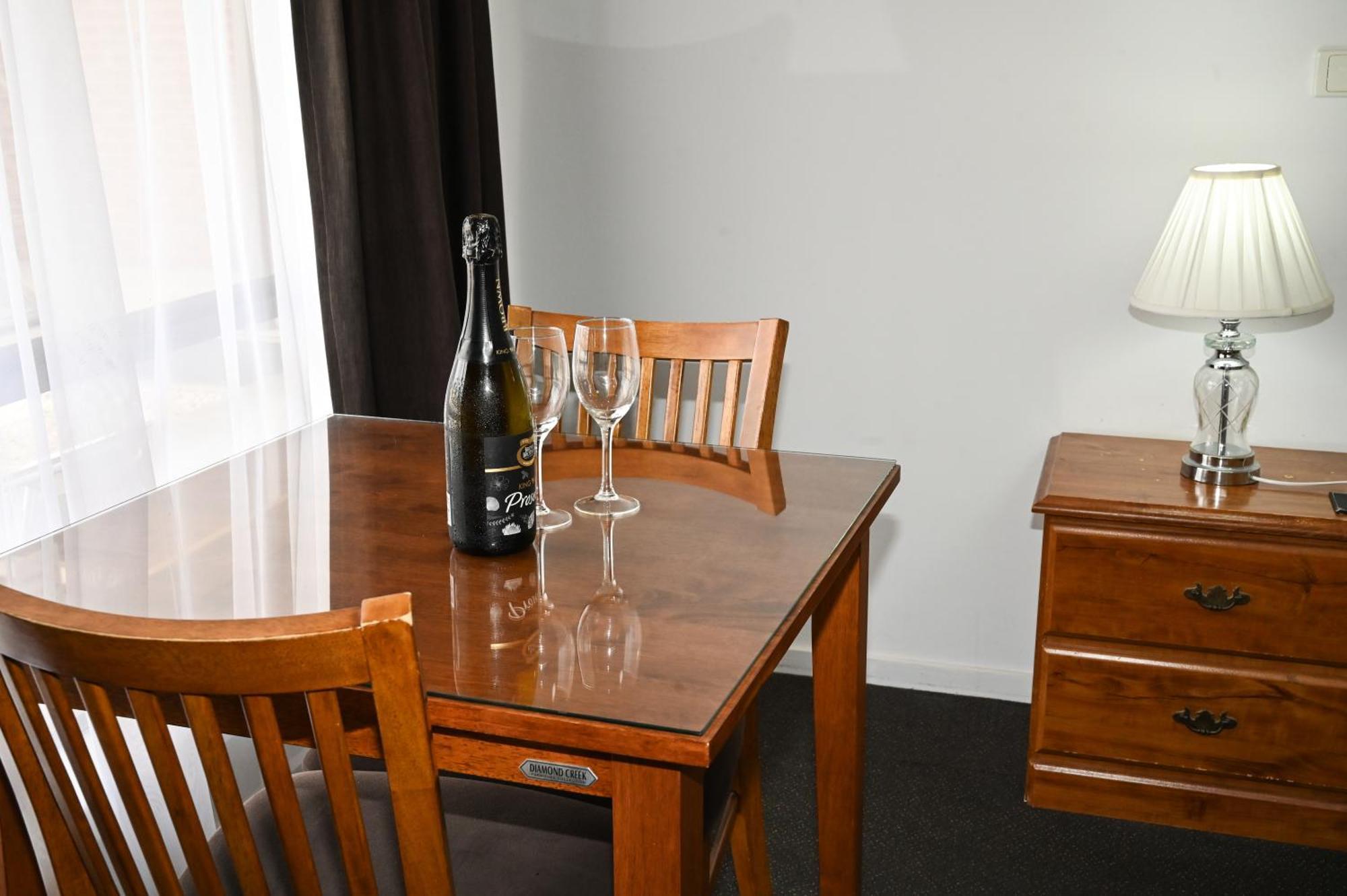 Holbrook Town Centre Motor Inn Dış mekan fotoğraf