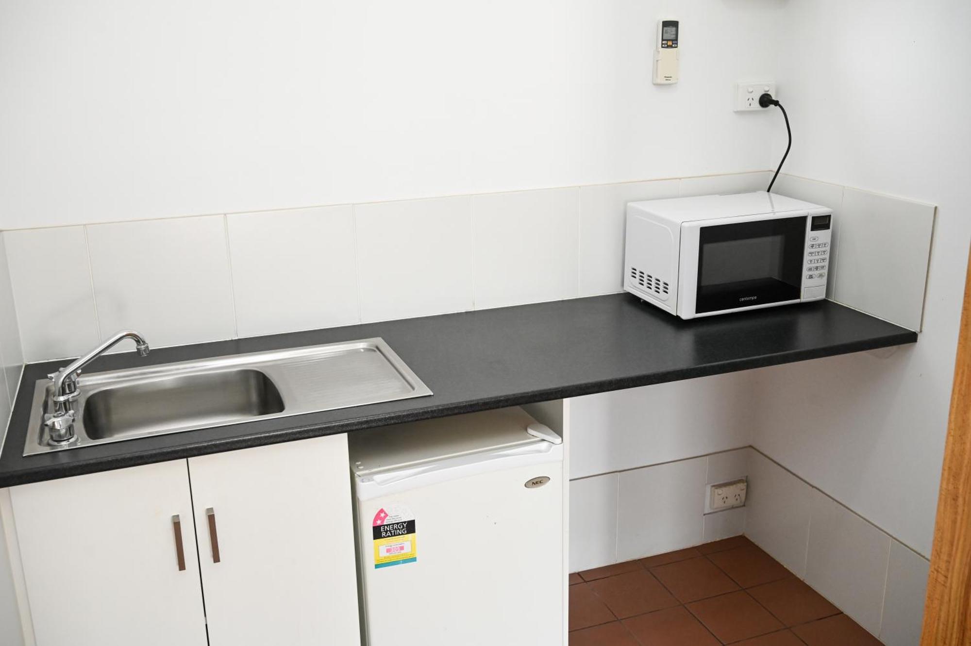 Holbrook Town Centre Motor Inn Dış mekan fotoğraf