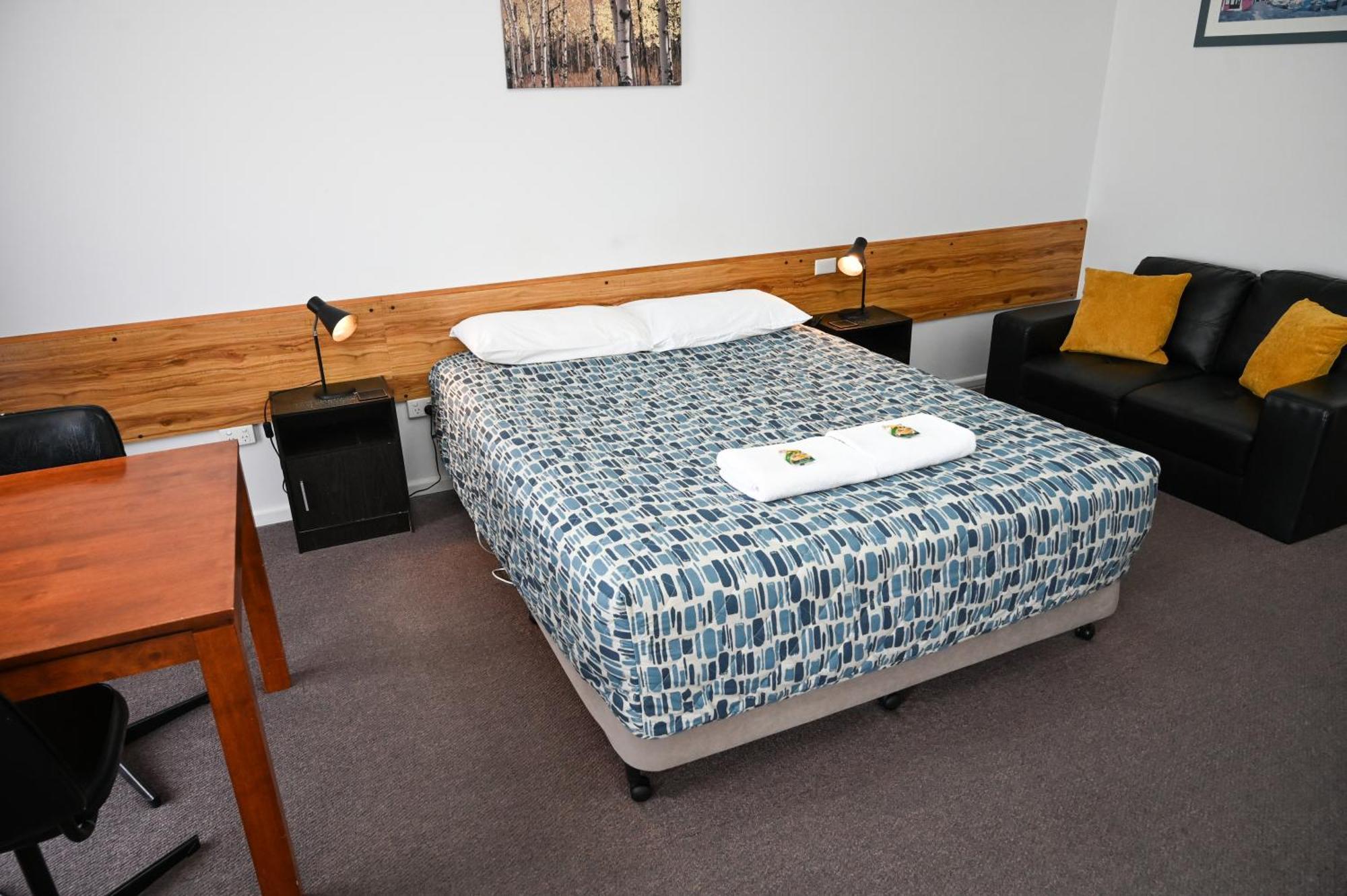 Holbrook Town Centre Motor Inn Dış mekan fotoğraf