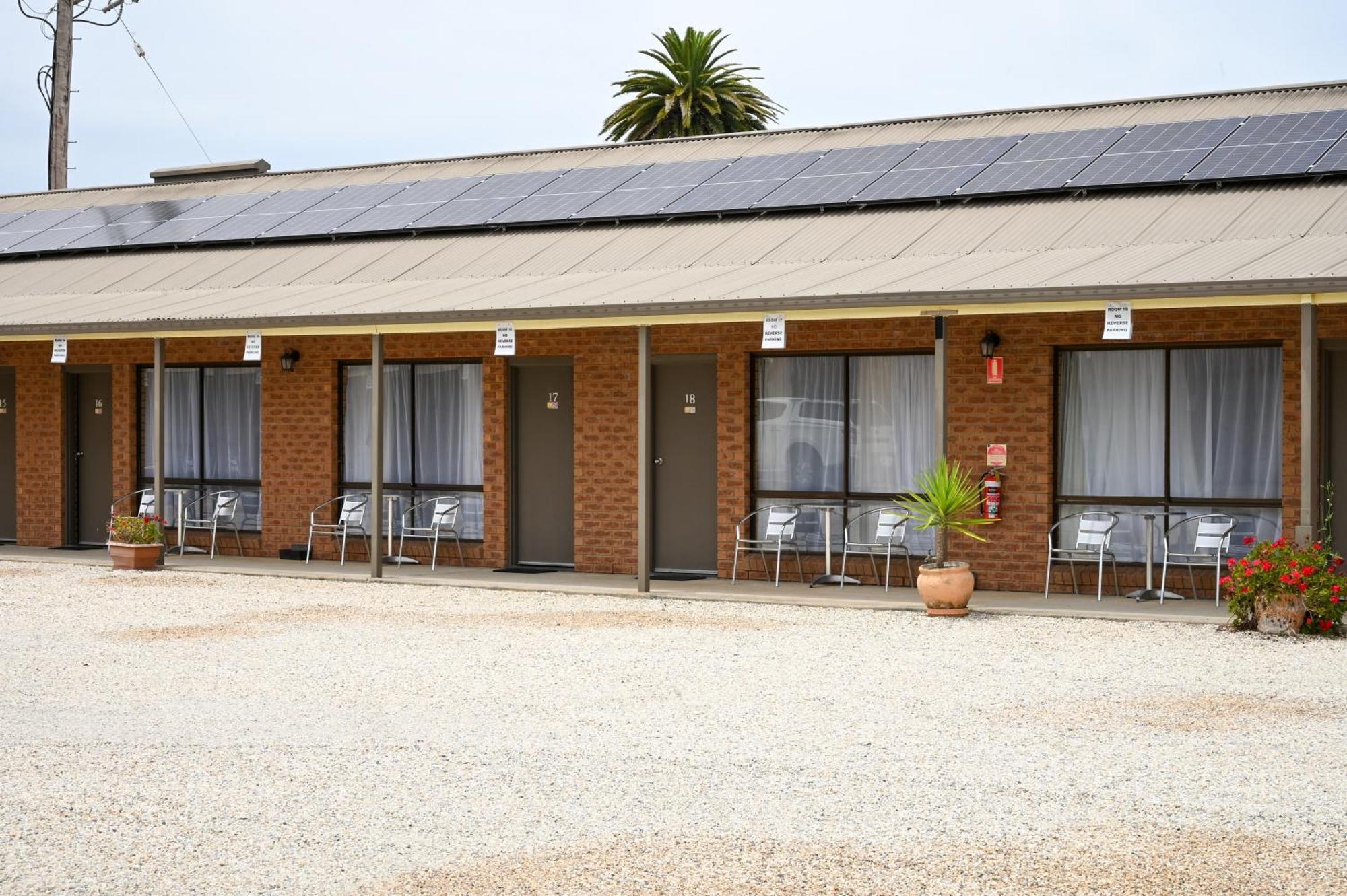Holbrook Town Centre Motor Inn Dış mekan fotoğraf