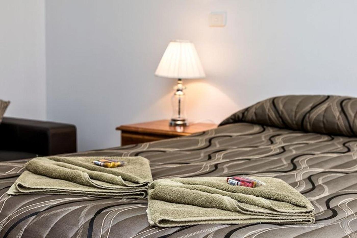 Holbrook Town Centre Motor Inn Dış mekan fotoğraf